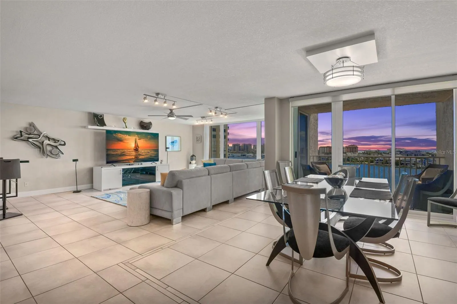 736 ISLAND WAY #604, #604