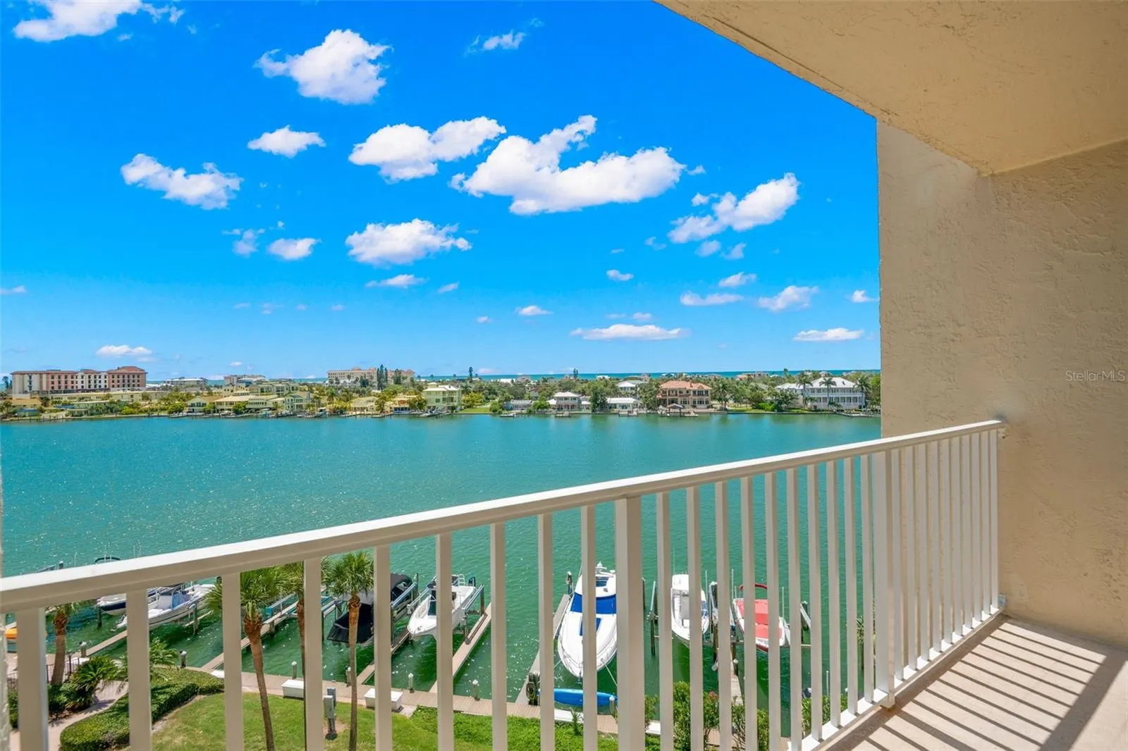 736 ISLAND WAY #604, #604