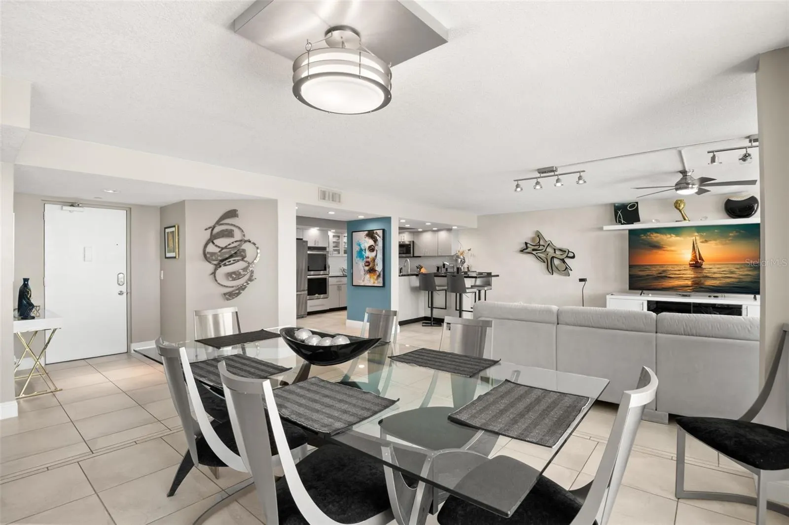 736 ISLAND WAY #604, #604