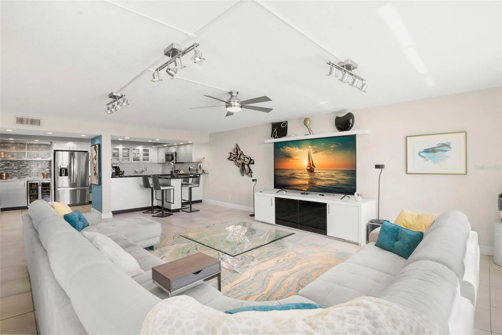 736 ISLAND WAY #604, #604