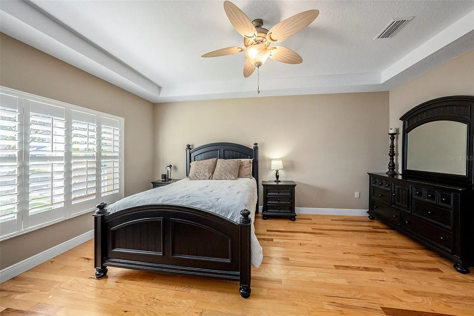 1001 SPOONTAIL CT