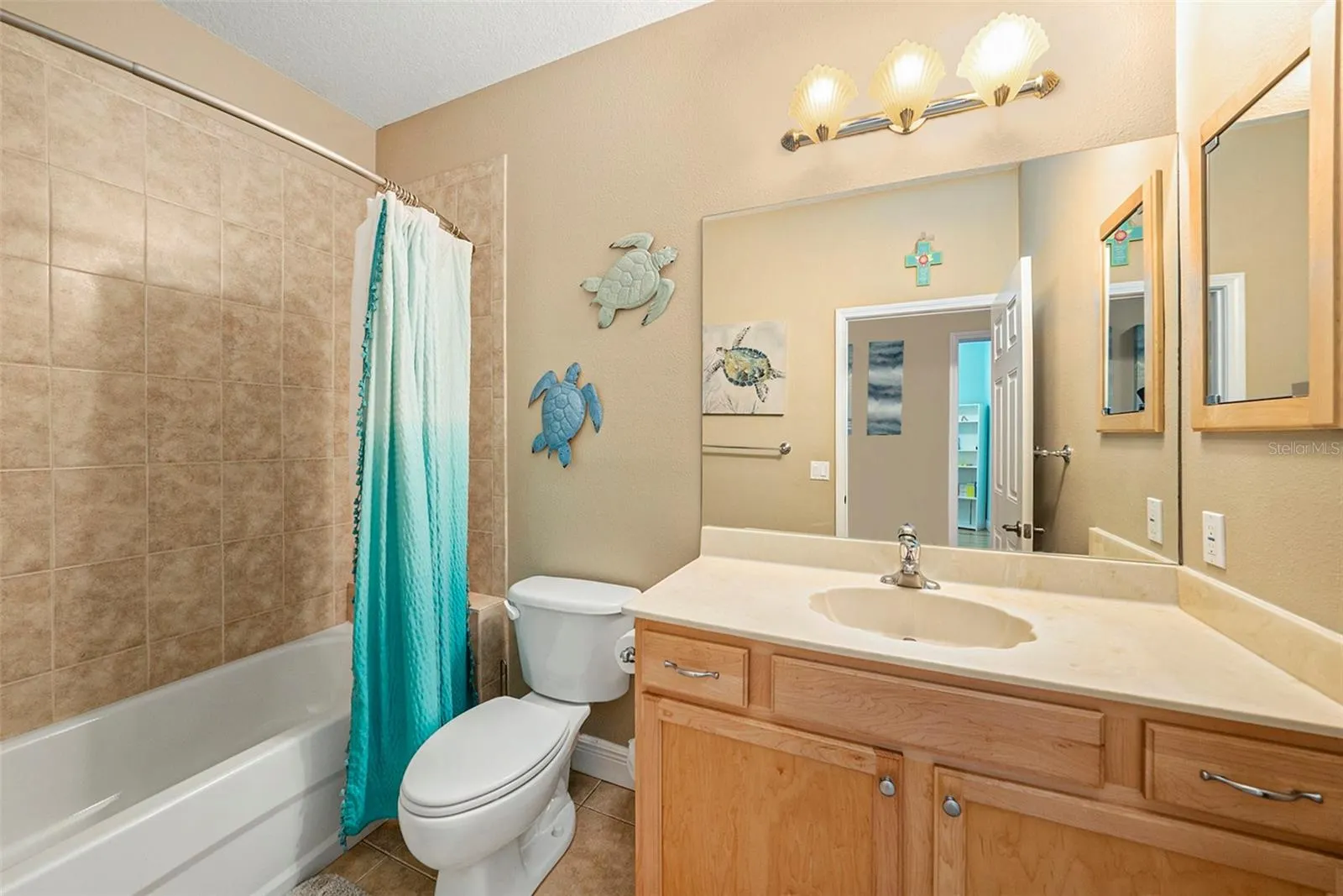 1001 SPOONTAIL CT