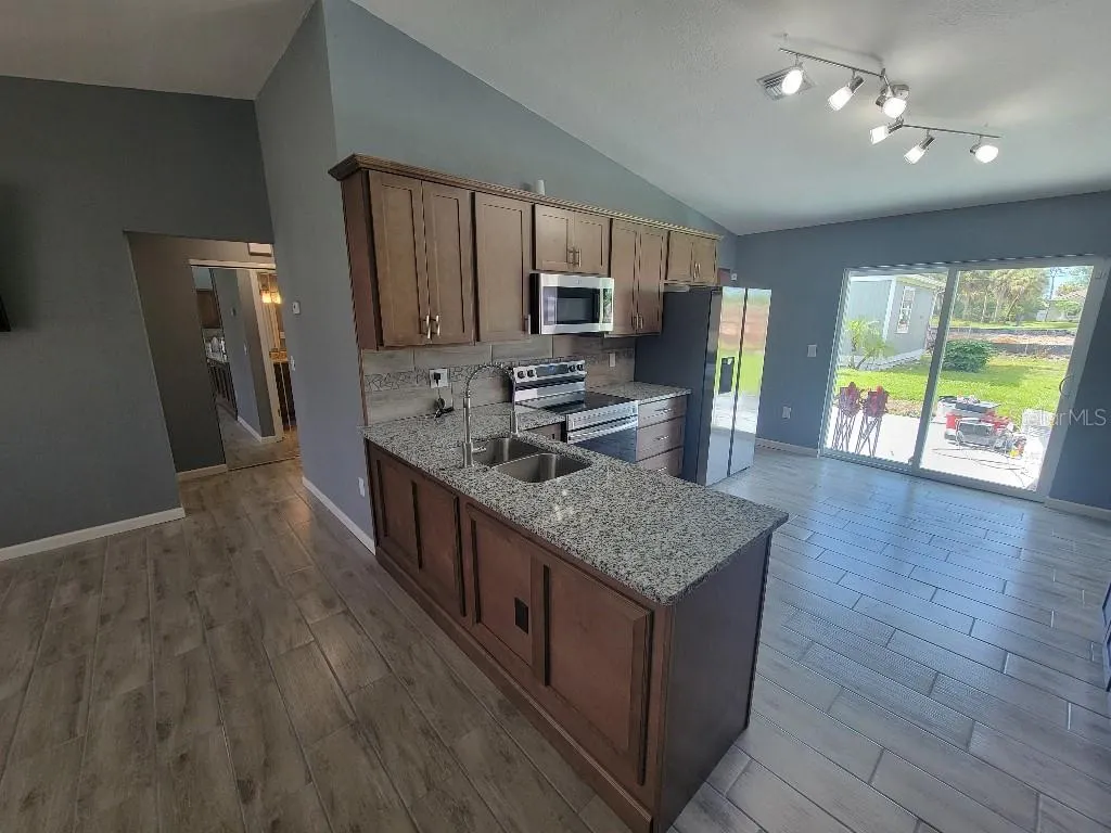 3475 W PRICE BLVD