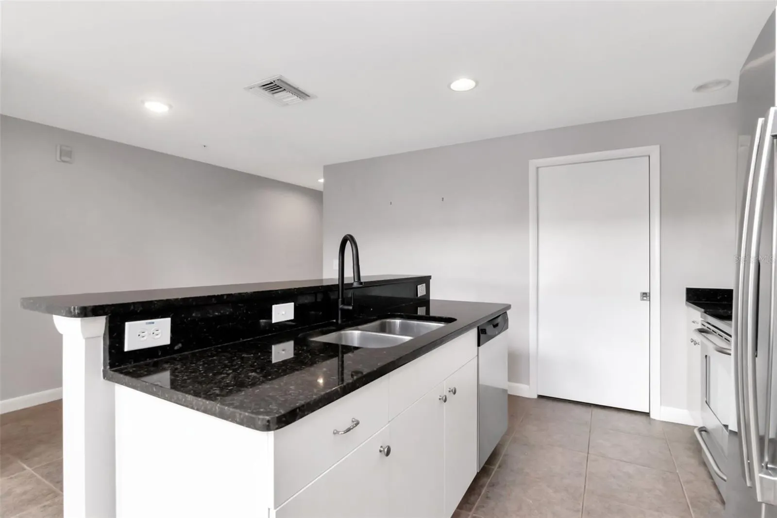1621 E 4TH AVE #202, #202