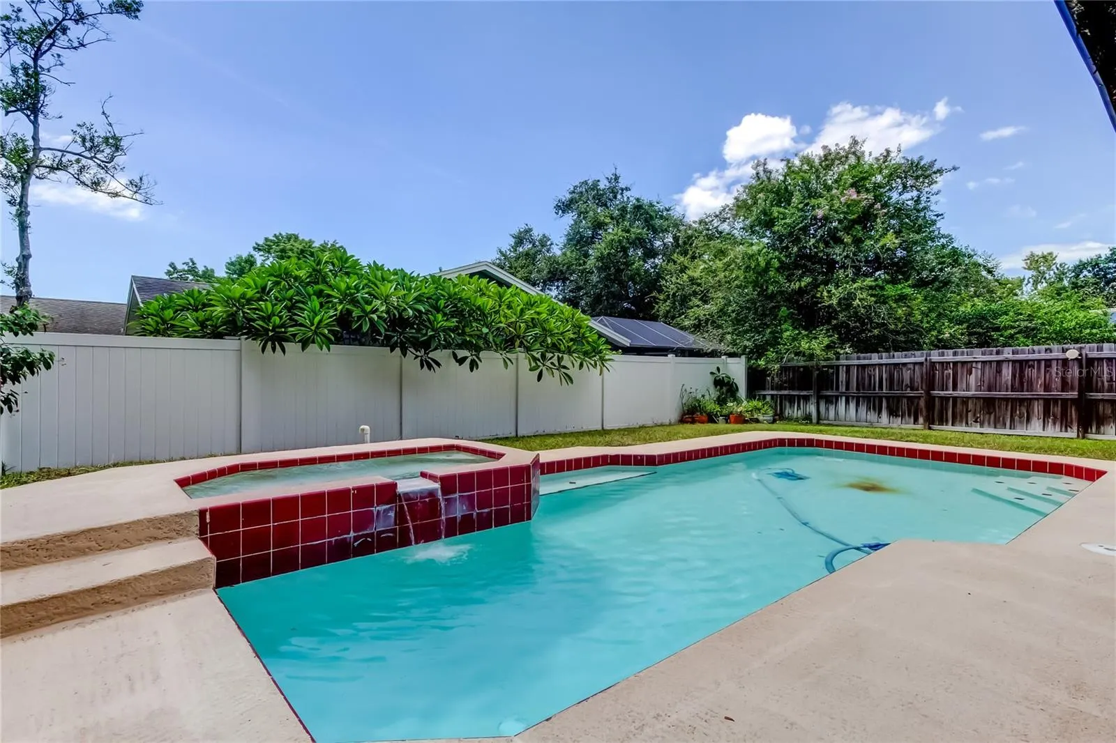 1490 CASCADE COURT