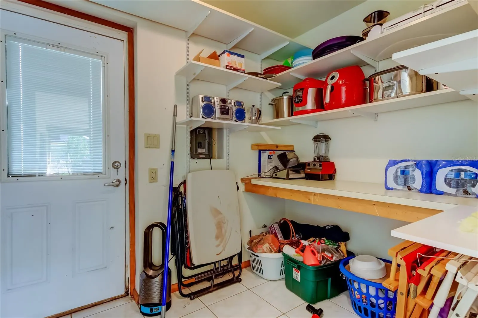 1490 CASCADE COURT