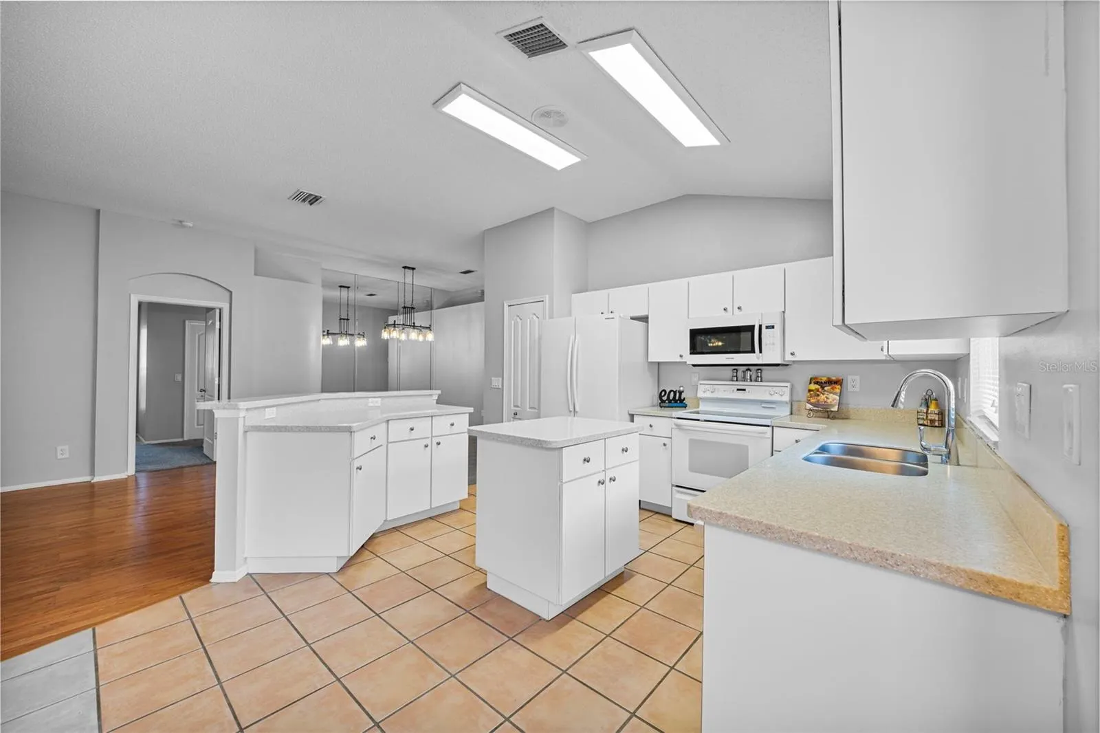 3022 BEAVER POND TRL