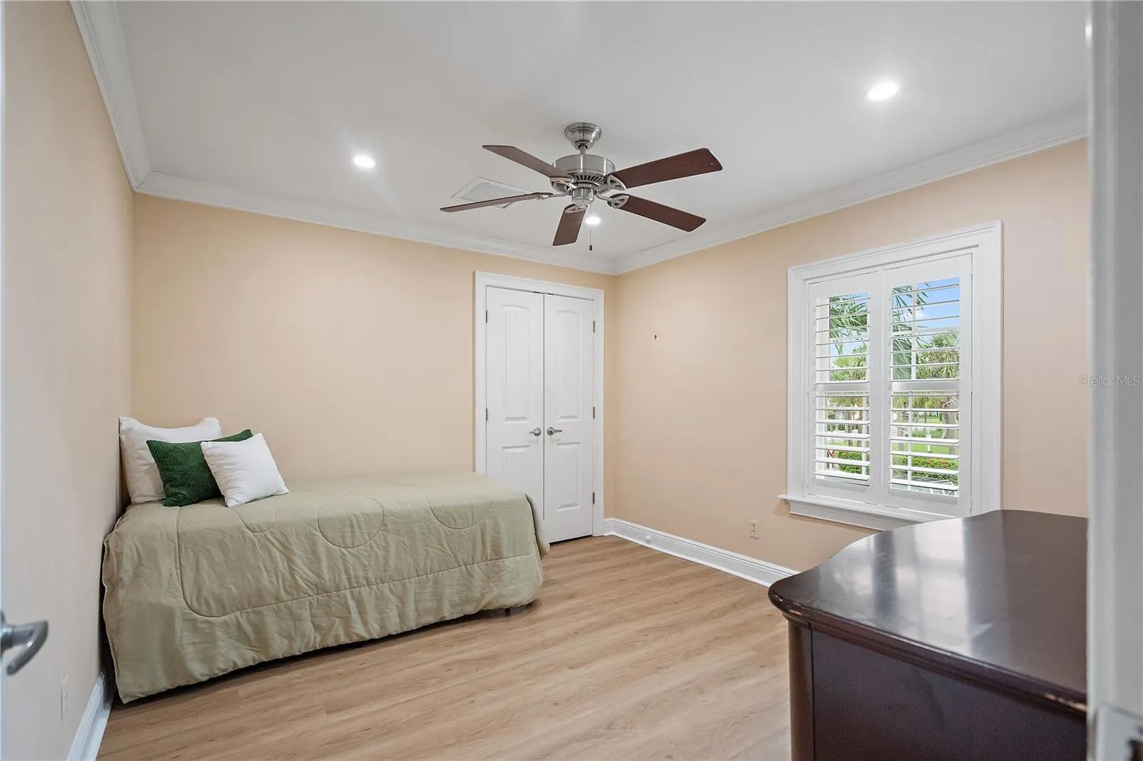 4974 COQUINA KEY DR SE