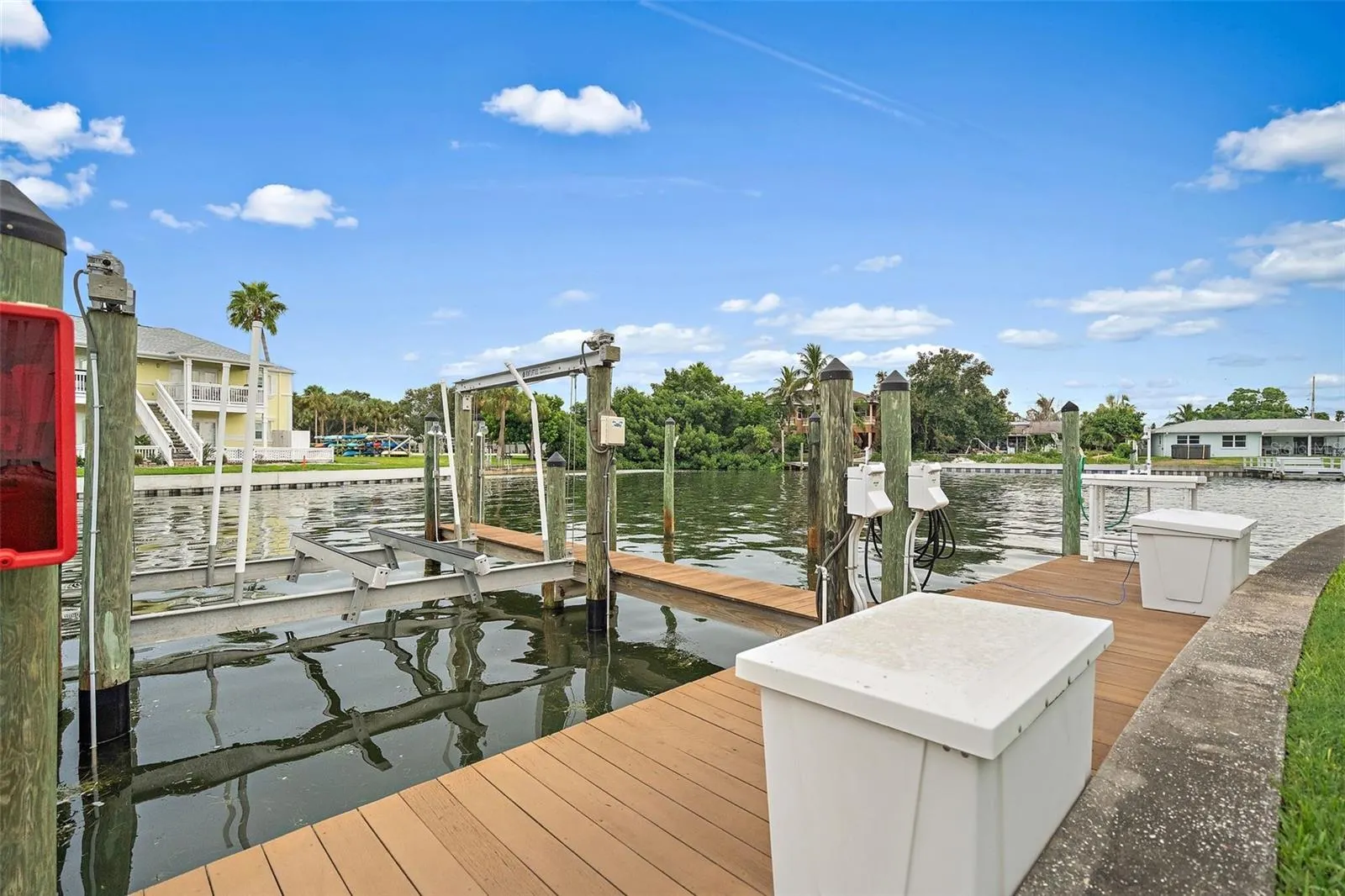 4974 COQUINA KEY DR SE