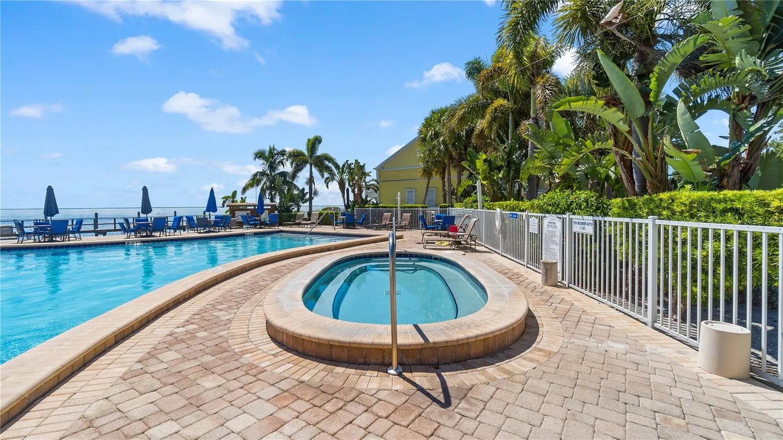 4974 COQUINA KEY DR SE