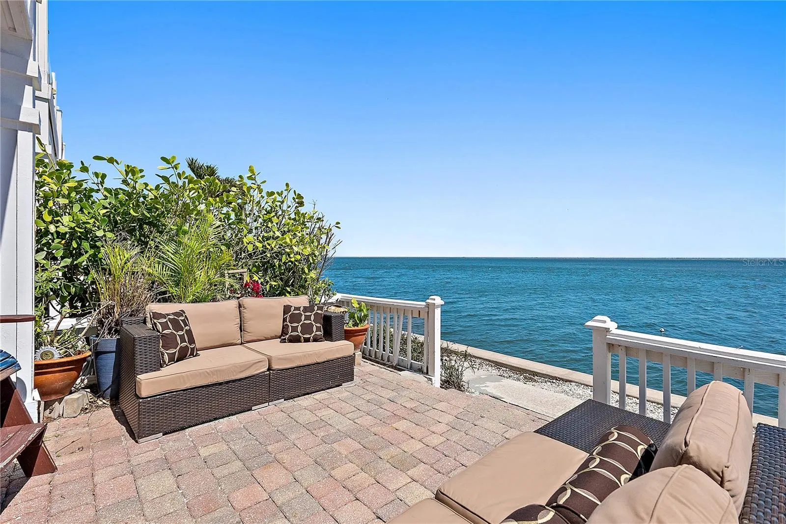 4974 COQUINA KEY DR SE