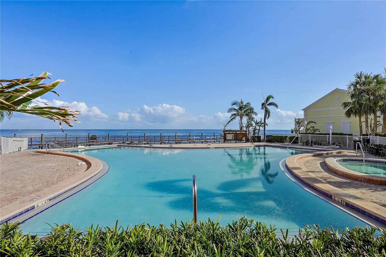 4974 COQUINA KEY DR SE