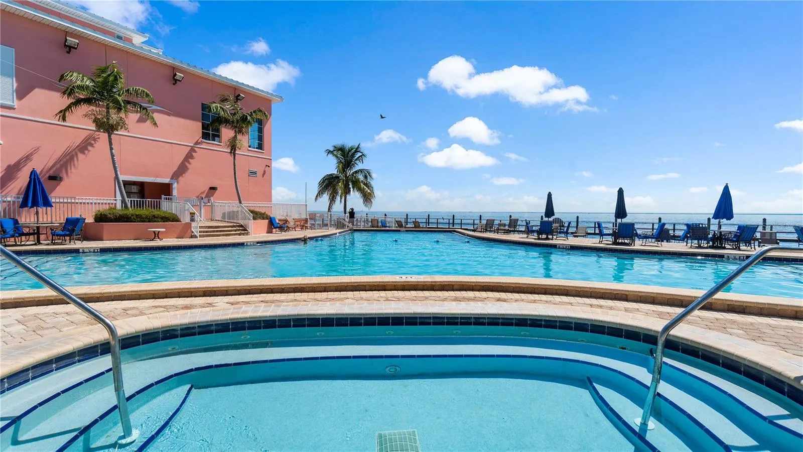 4974 COQUINA KEY DR SE