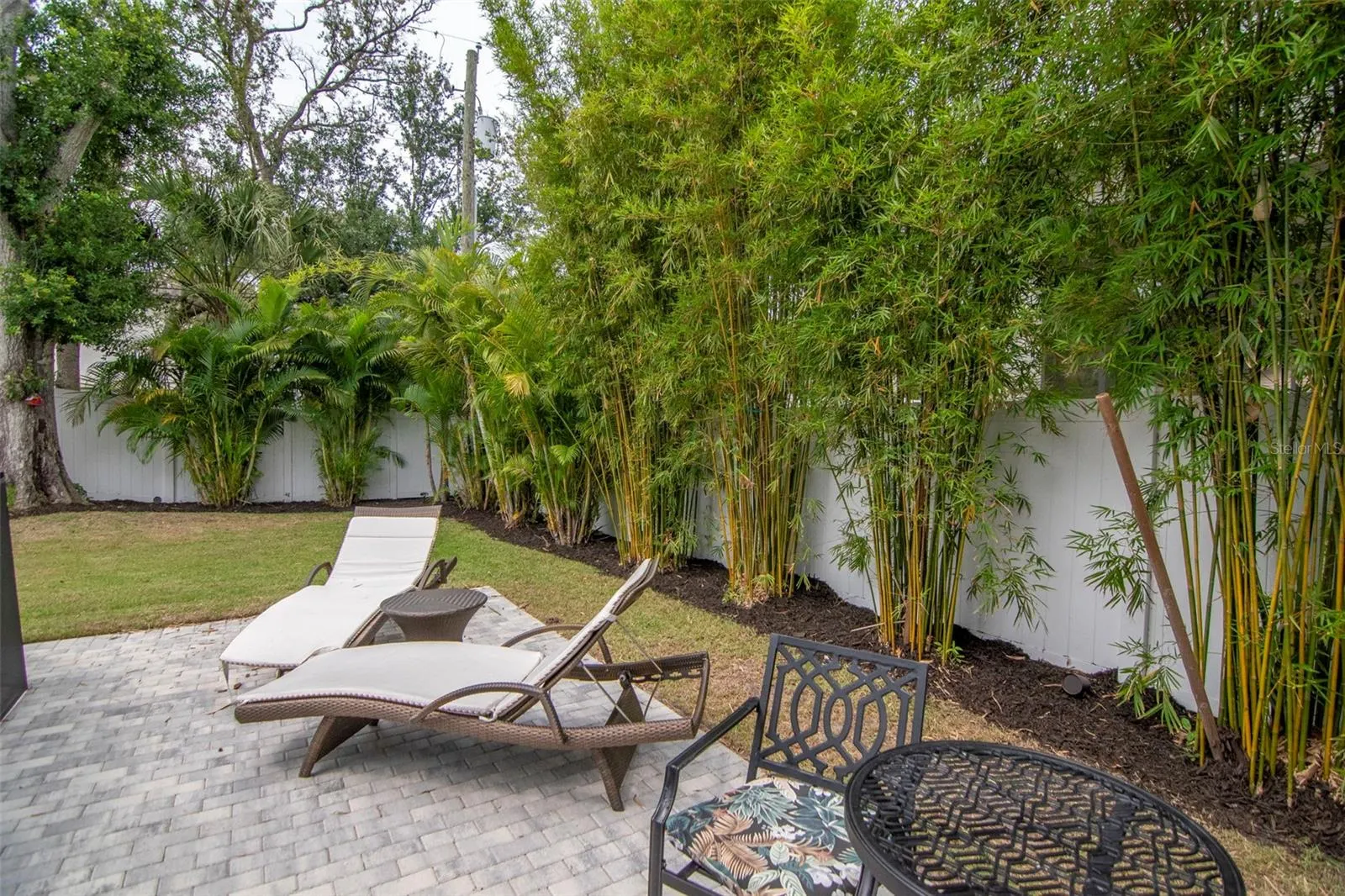 4111 -a W SWANN AVE