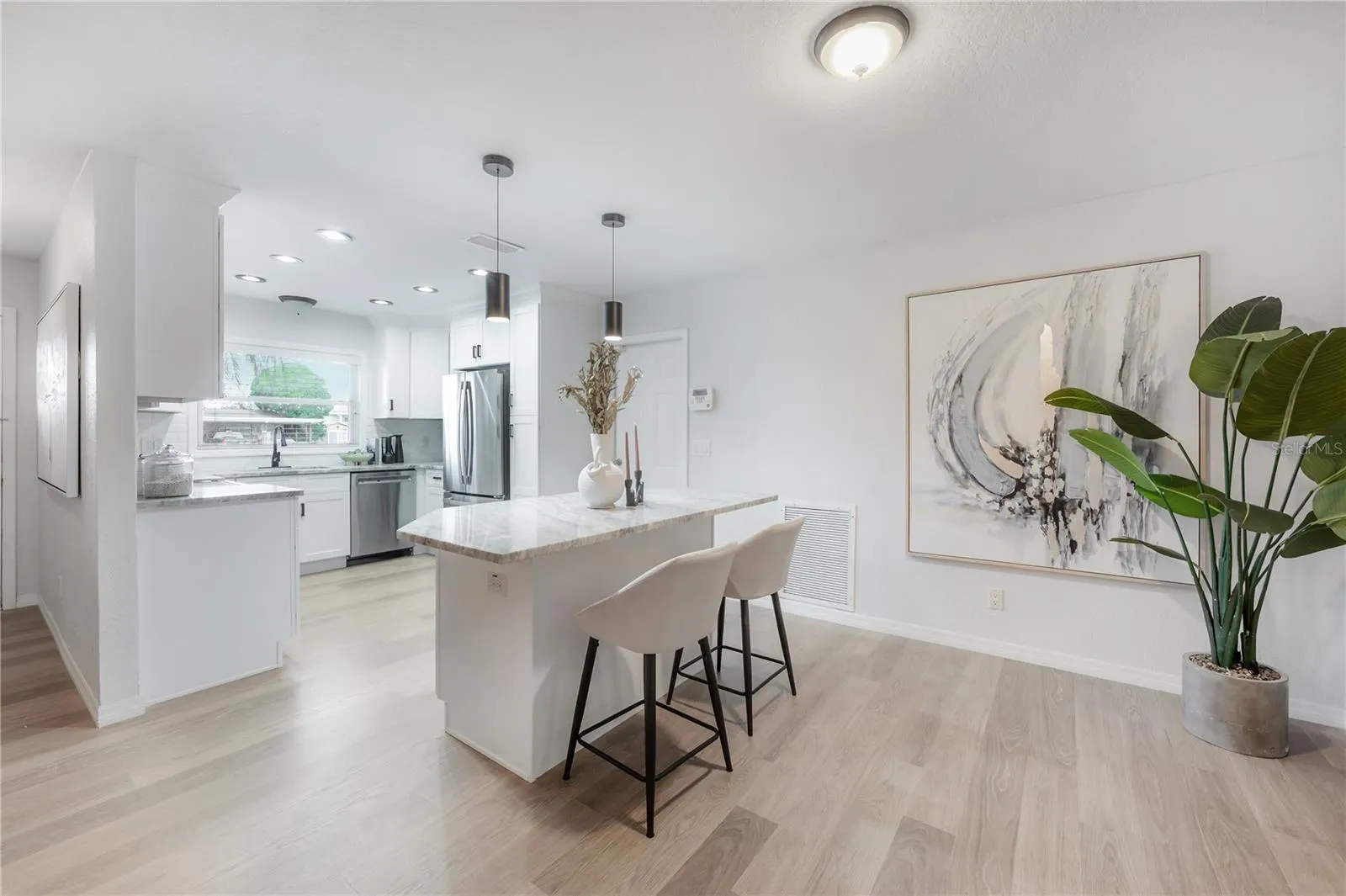 3935 W EDEN ROC CIR