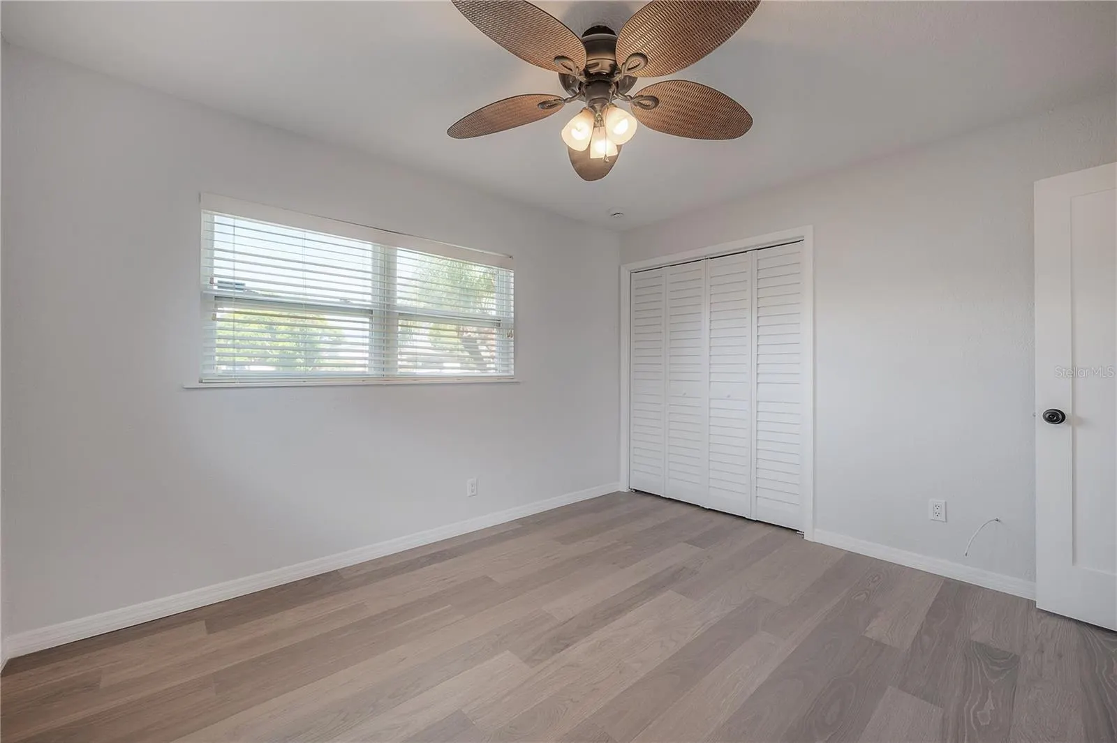 3935 W EDEN ROC CIR