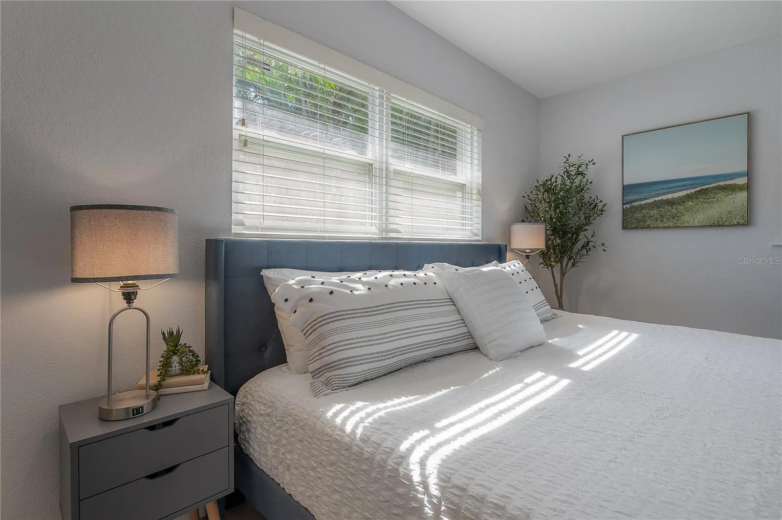 3935 W EDEN ROC CIR