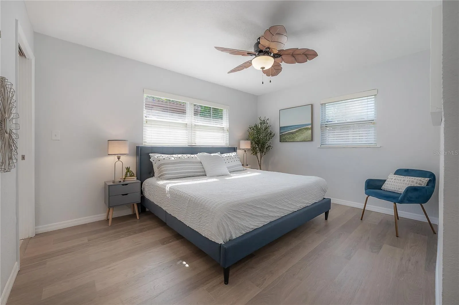 3935 W EDEN ROC CIR