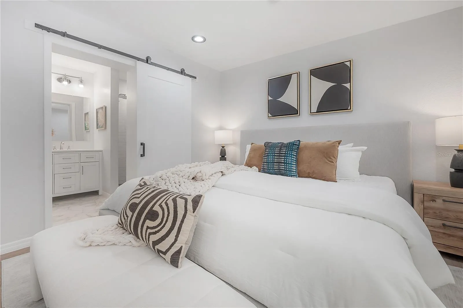 3935 W EDEN ROC CIR