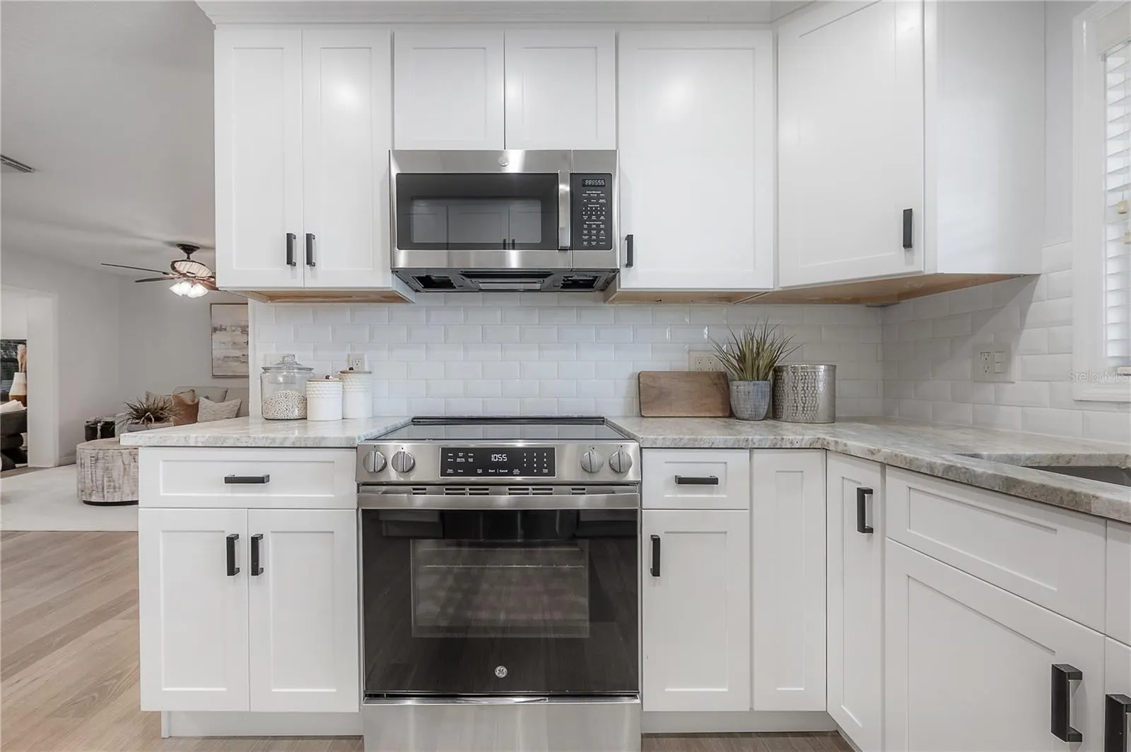3935 W EDEN ROC CIR