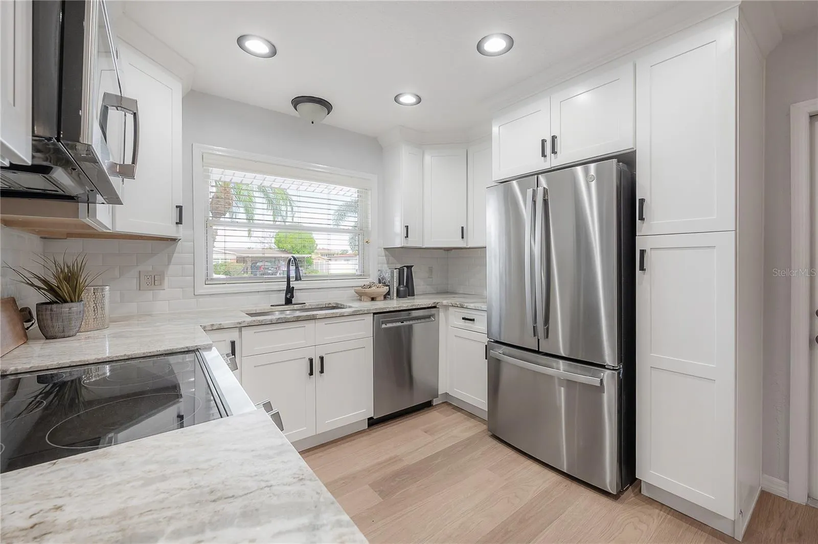 3935 W EDEN ROC CIR