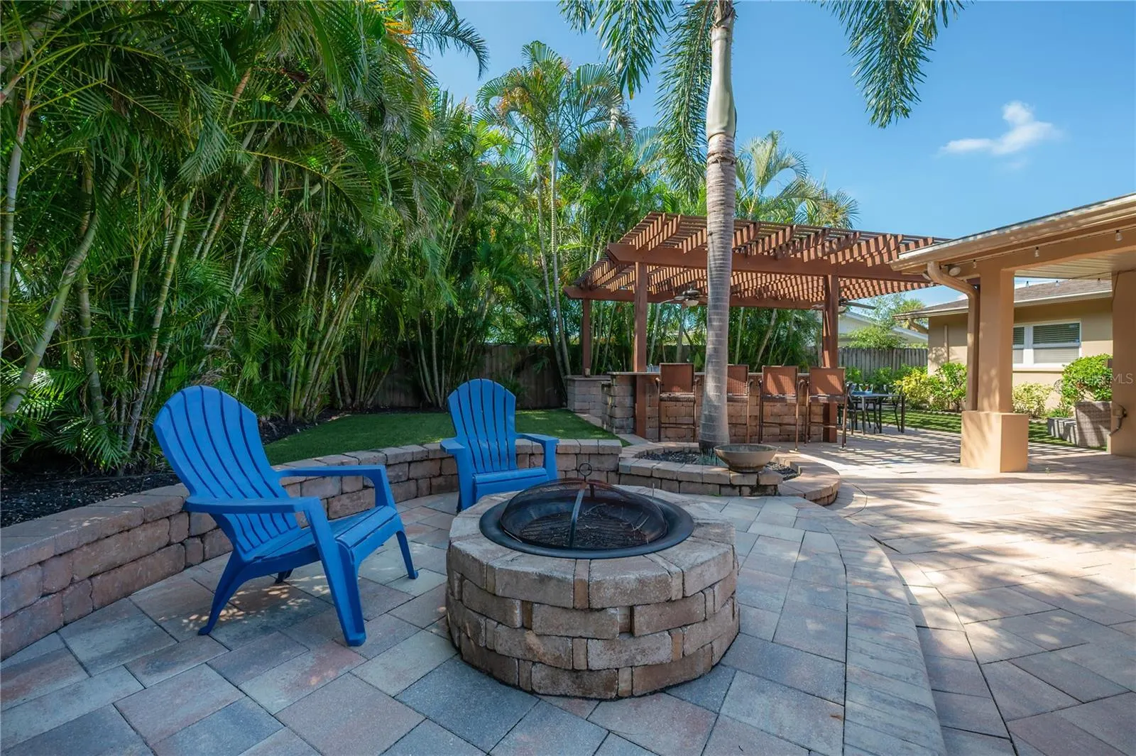 3935 W EDEN ROC CIR