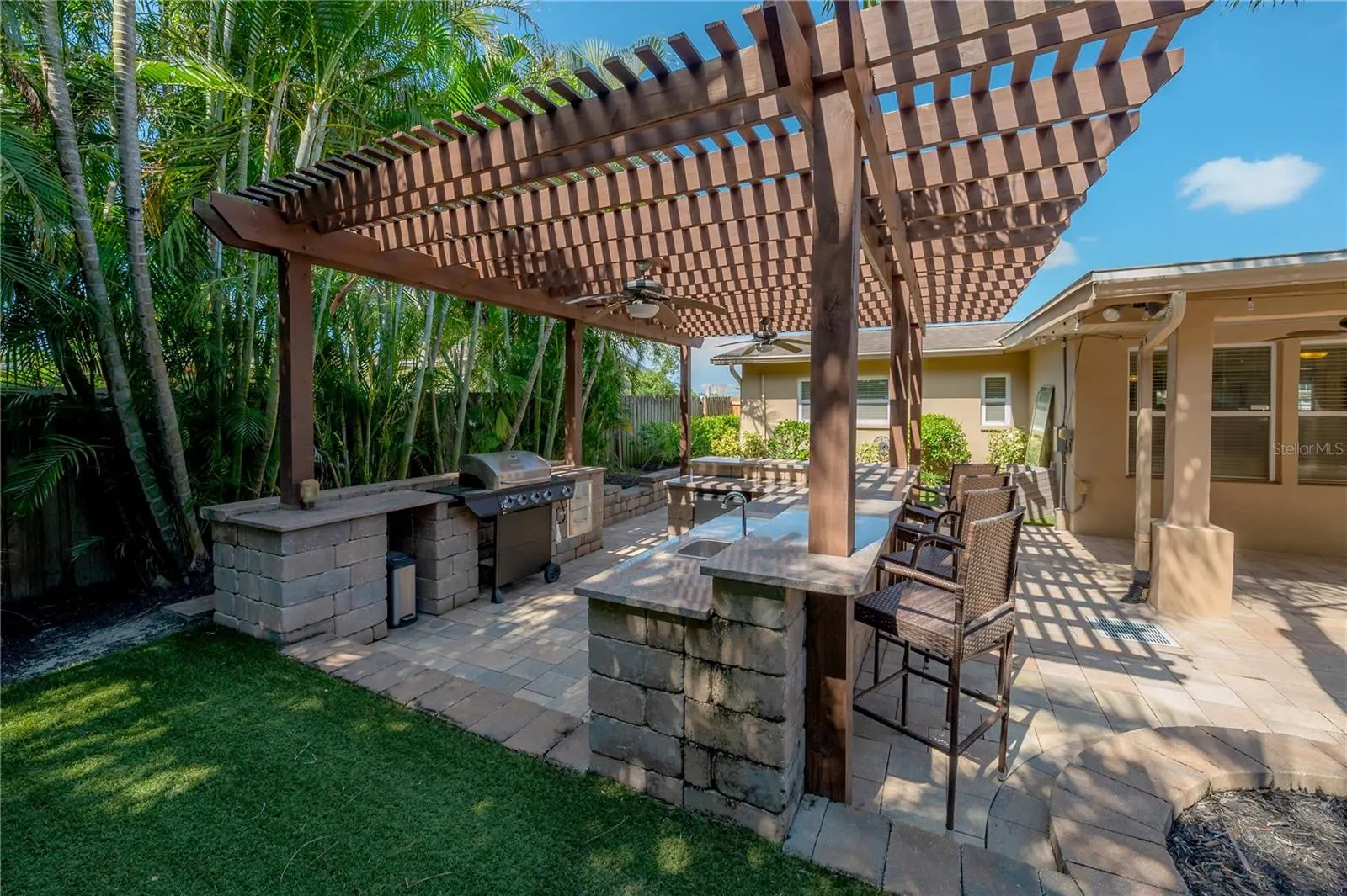 3935 W EDEN ROC CIR