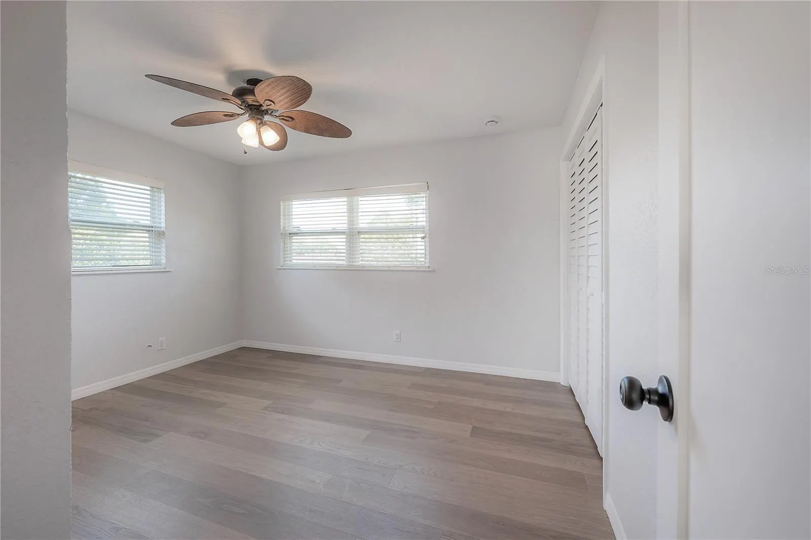 3935 W EDEN ROC CIR