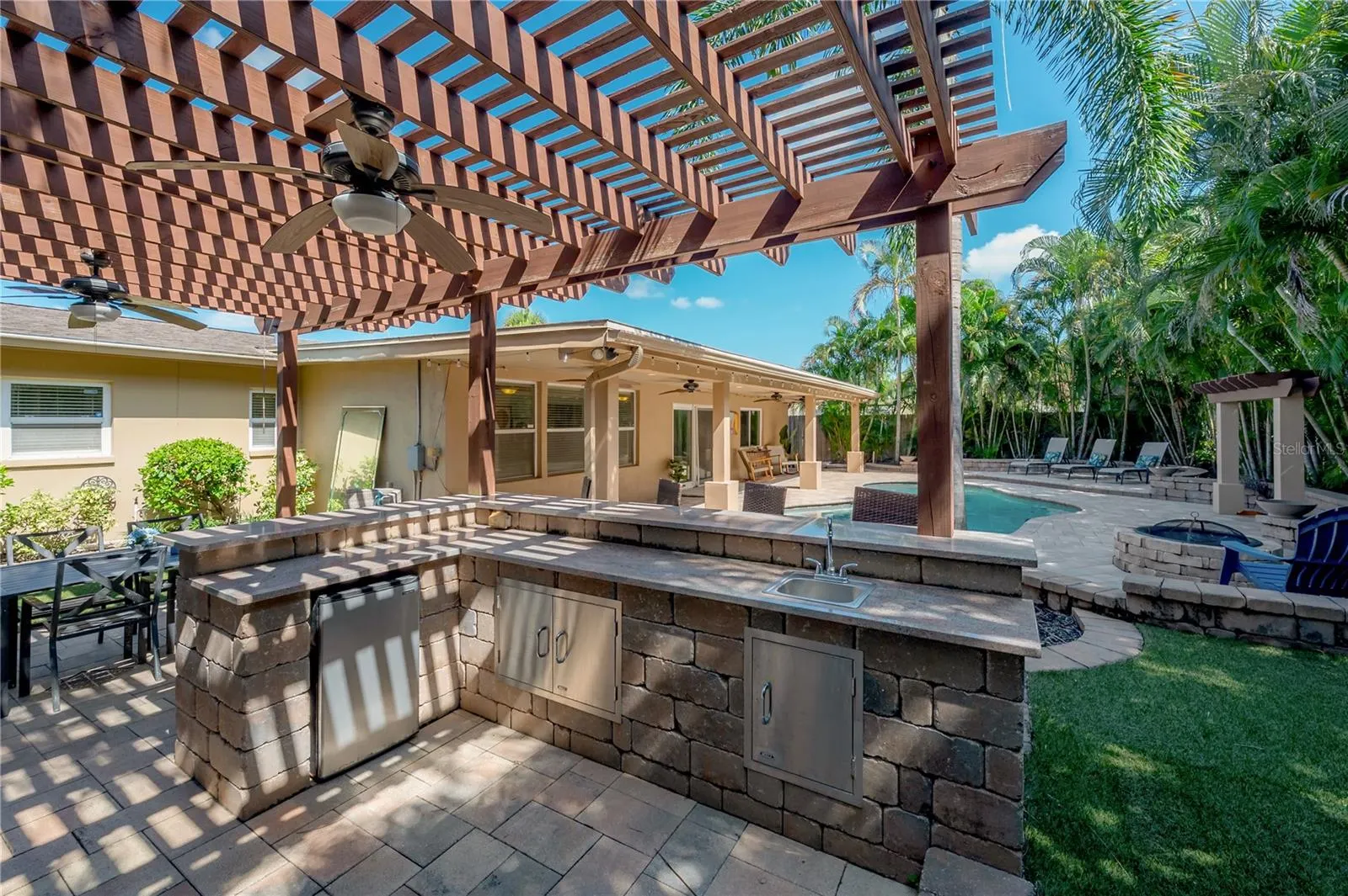 3935 W EDEN ROC CIR