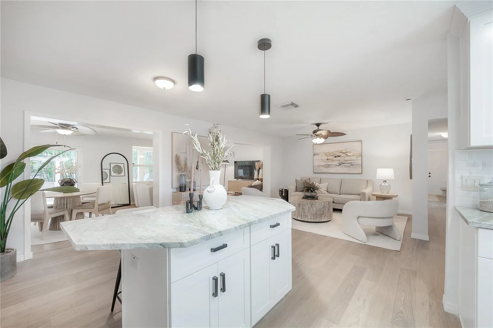 3935 W EDEN ROC CIR