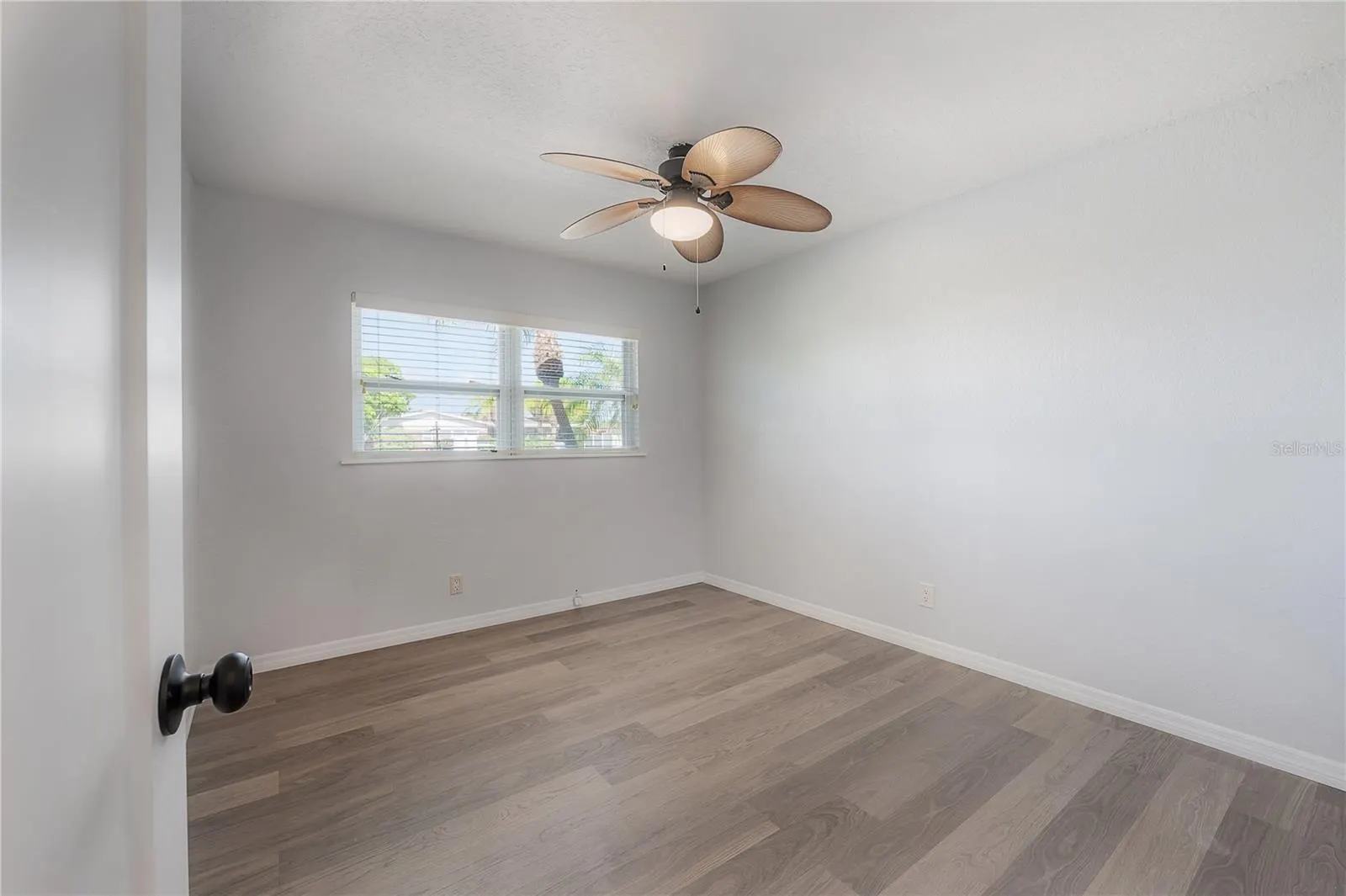 3935 W EDEN ROC CIR