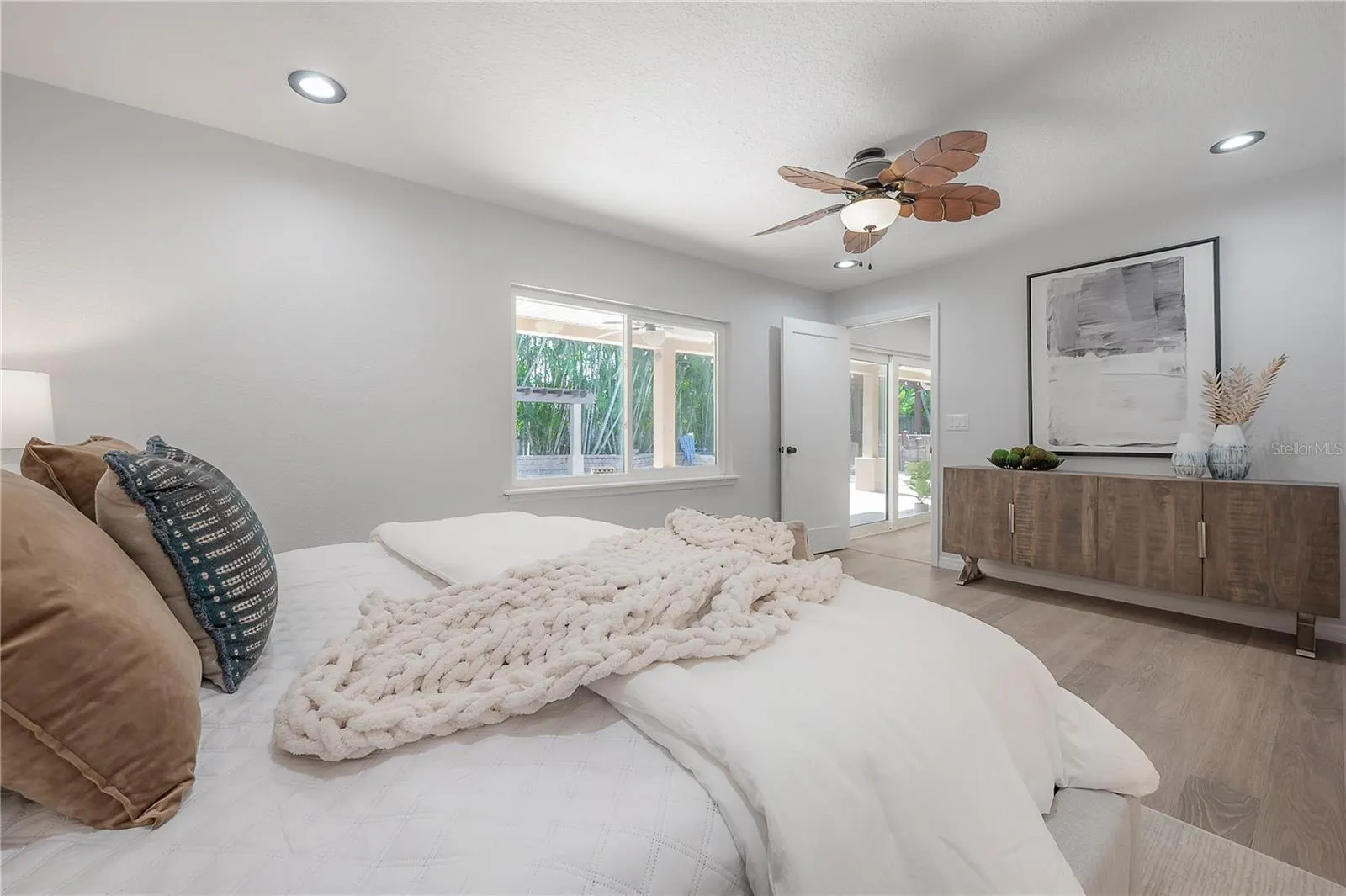 3935 W EDEN ROC CIR