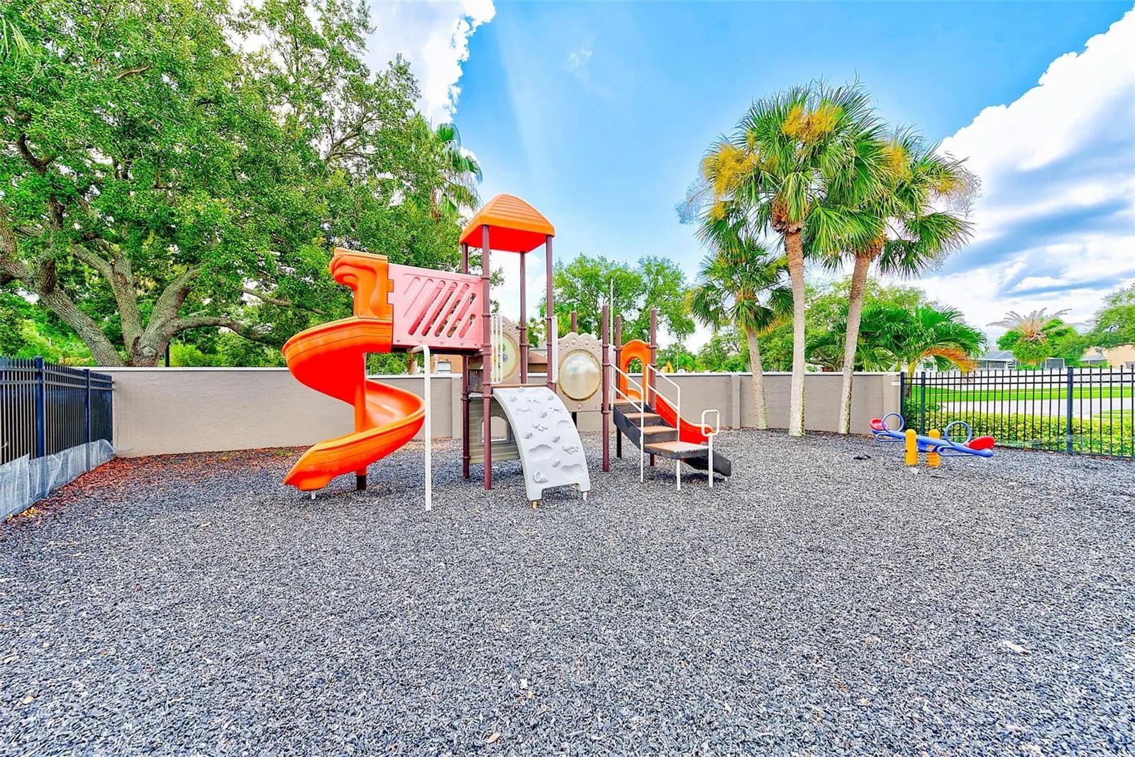1630 GRAY BARK DR