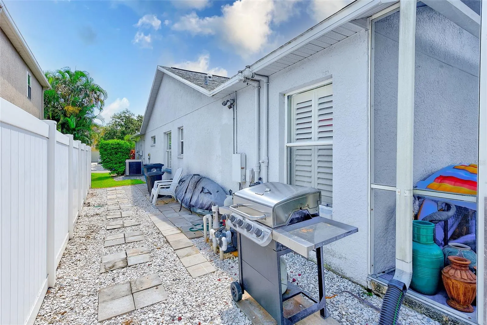 1630 GRAY BARK DR