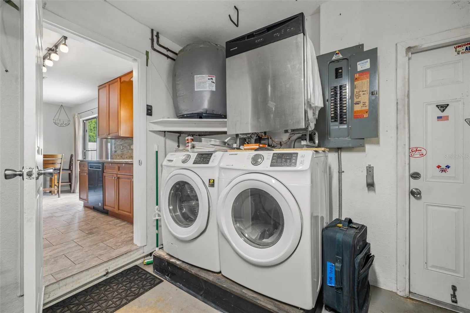 3252 21ST PL SW
