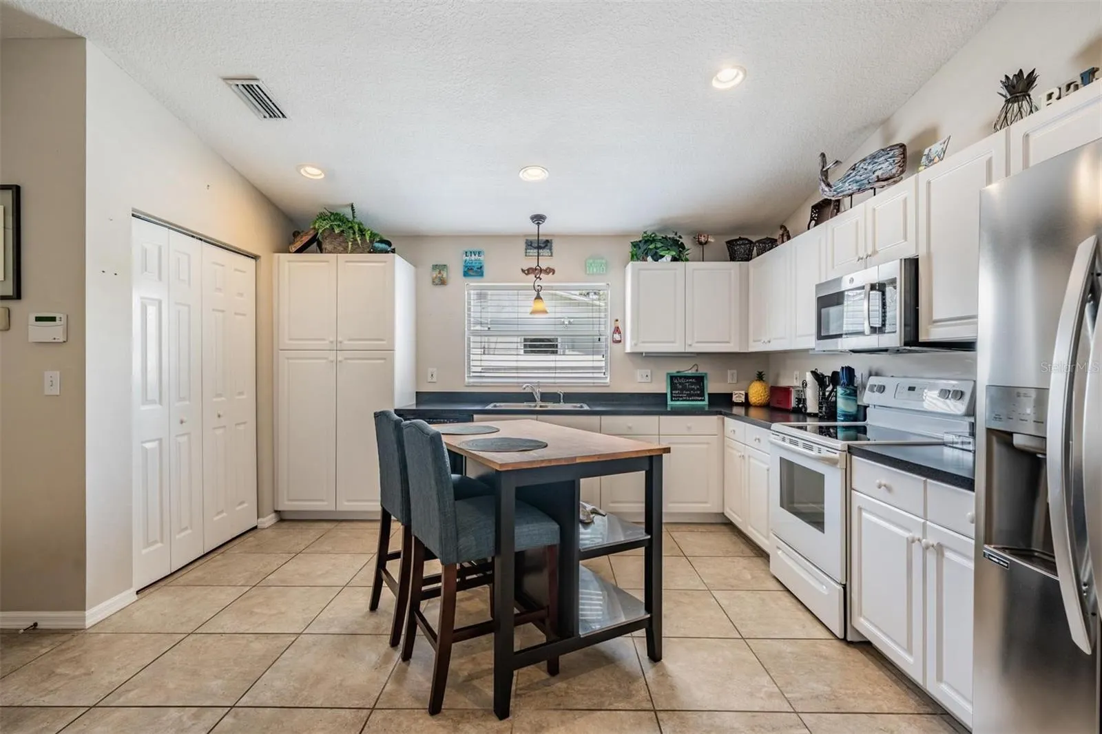 6712 S ELEMETA ST