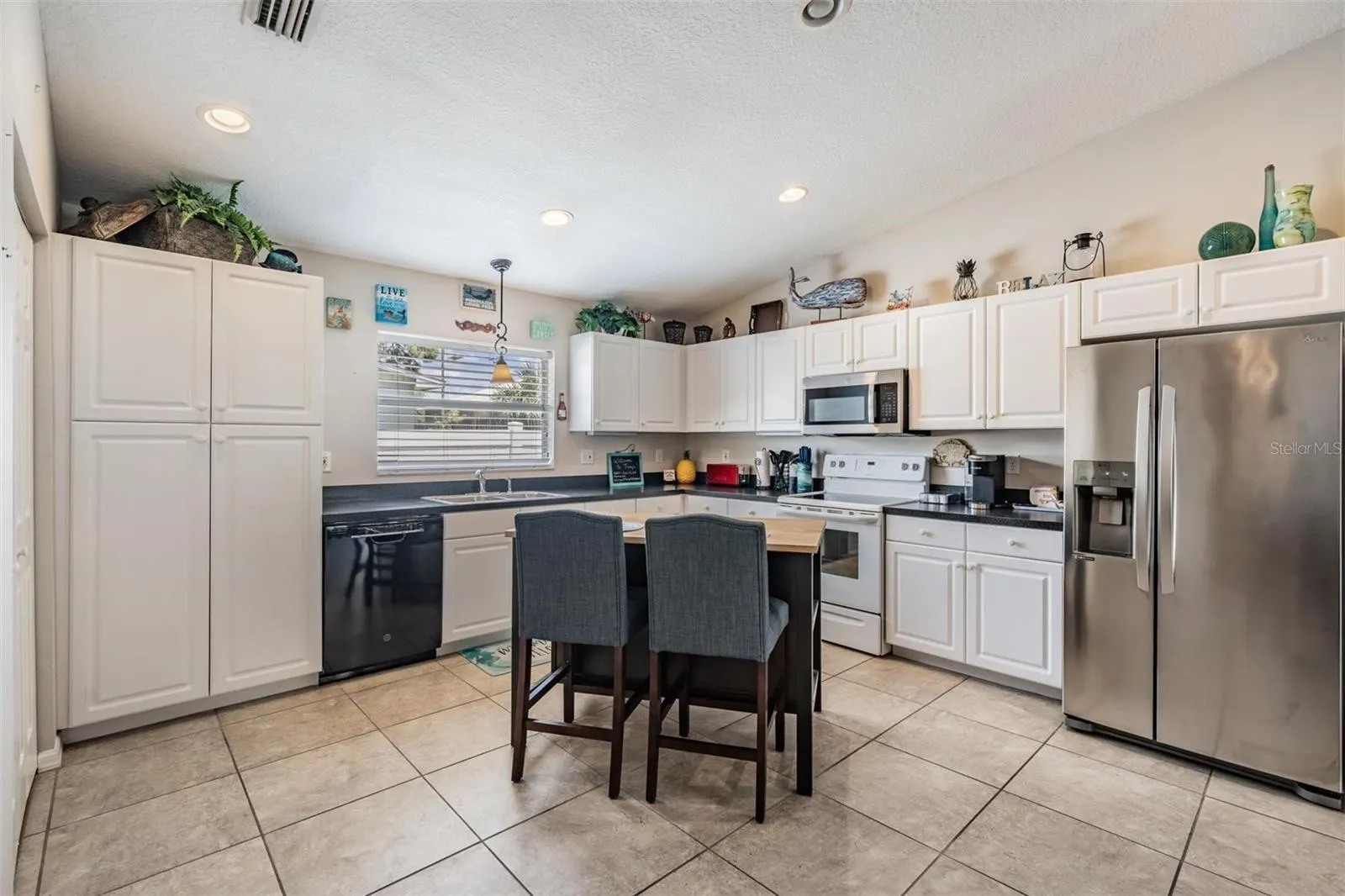 6712 S ELEMETA ST
