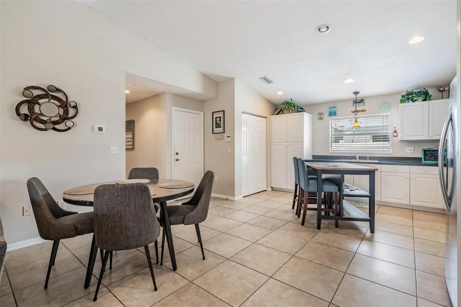 6712 S ELEMETA ST