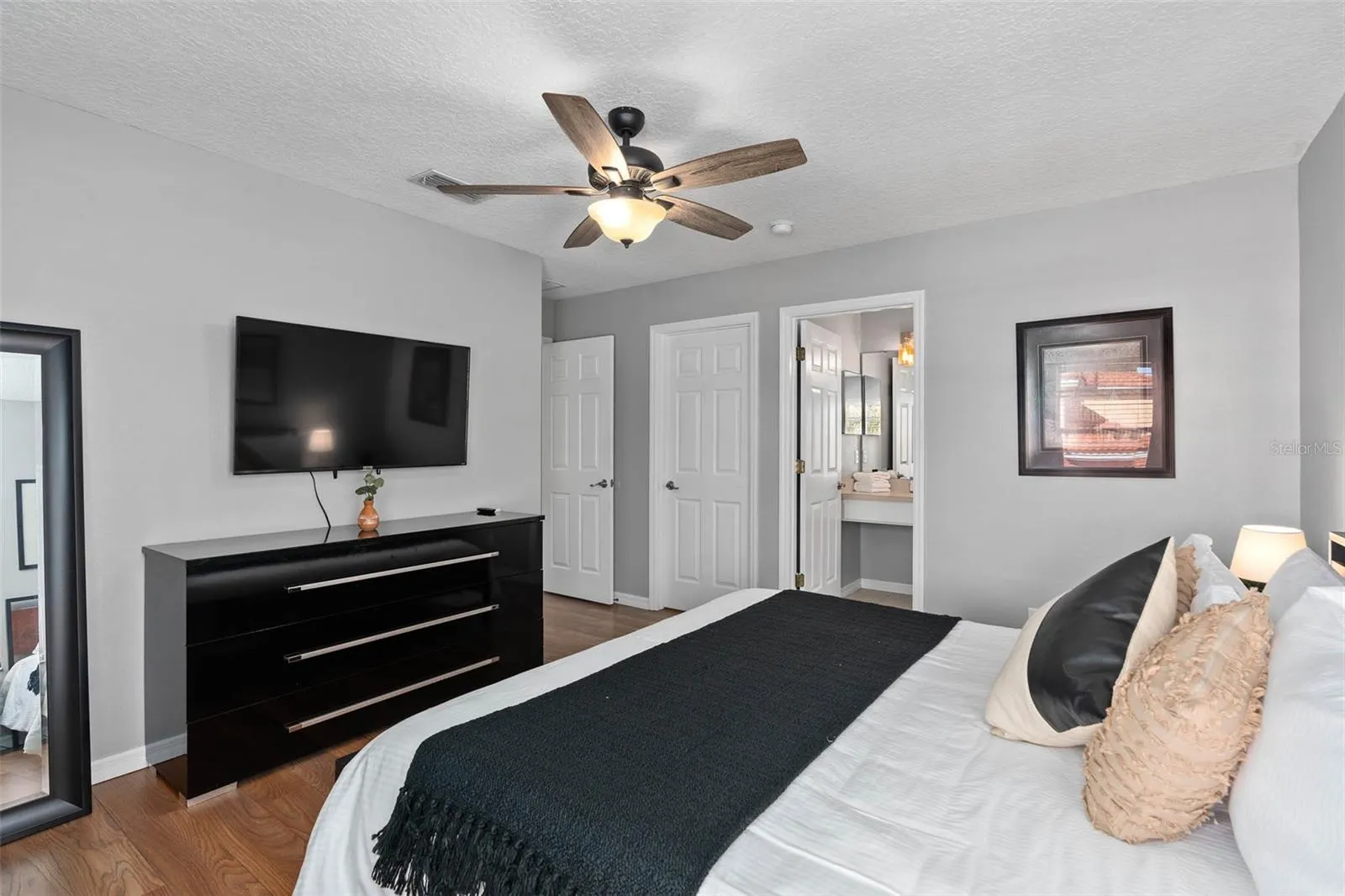 248 CARRERA AVE
