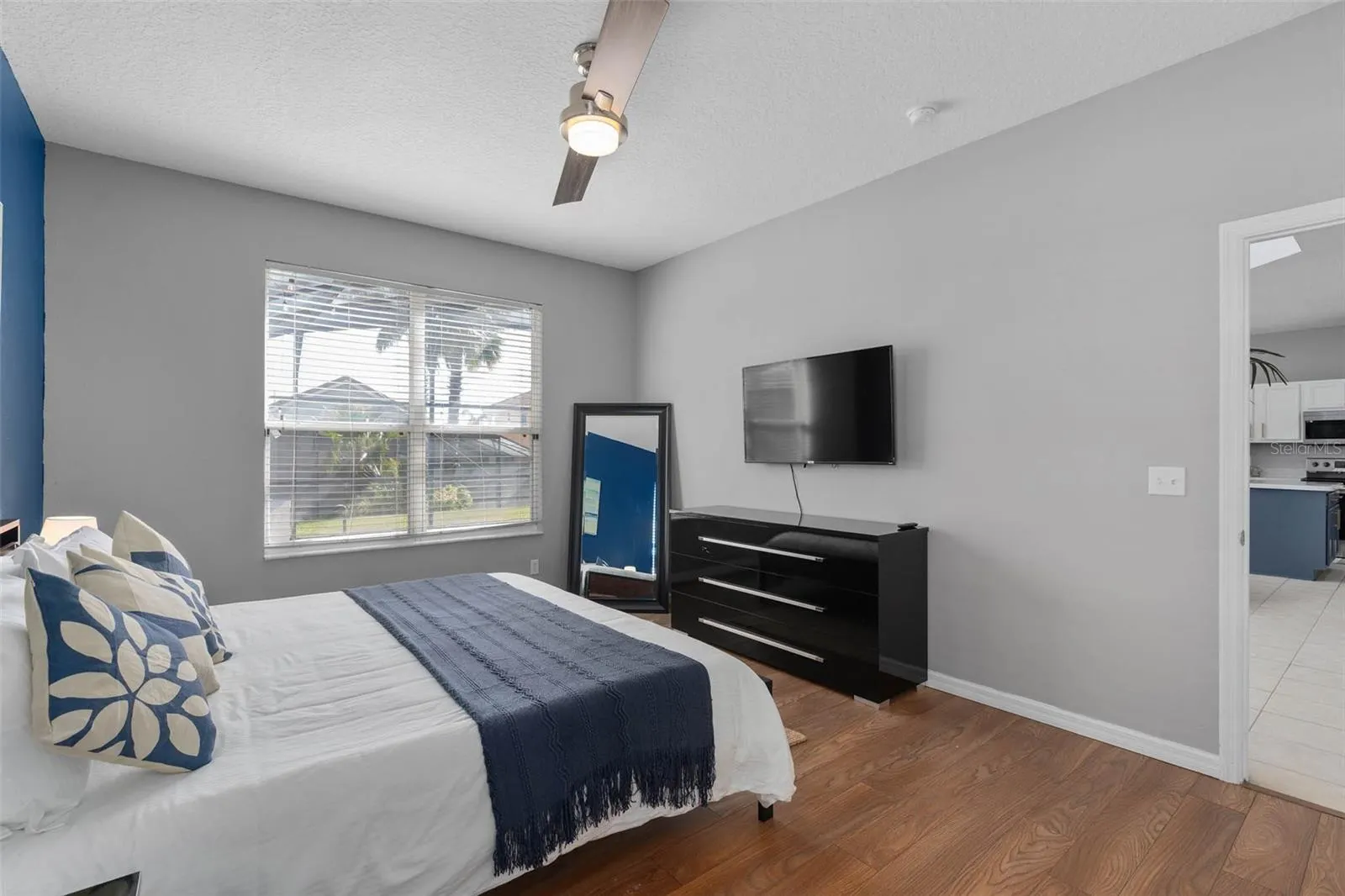 248 CARRERA AVE