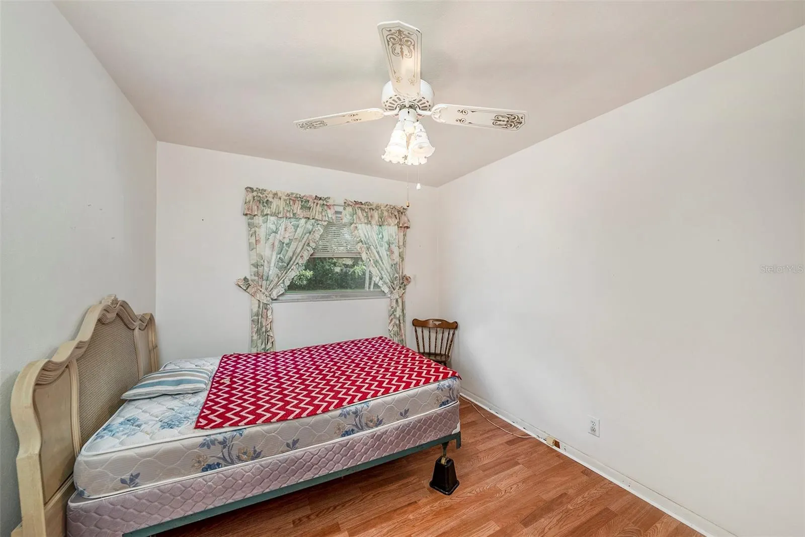 207 W SENECA AVE