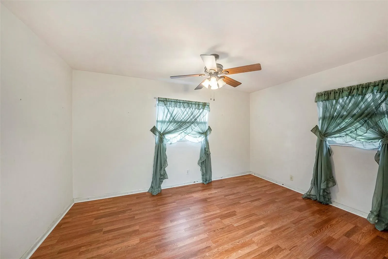 207 W SENECA AVE