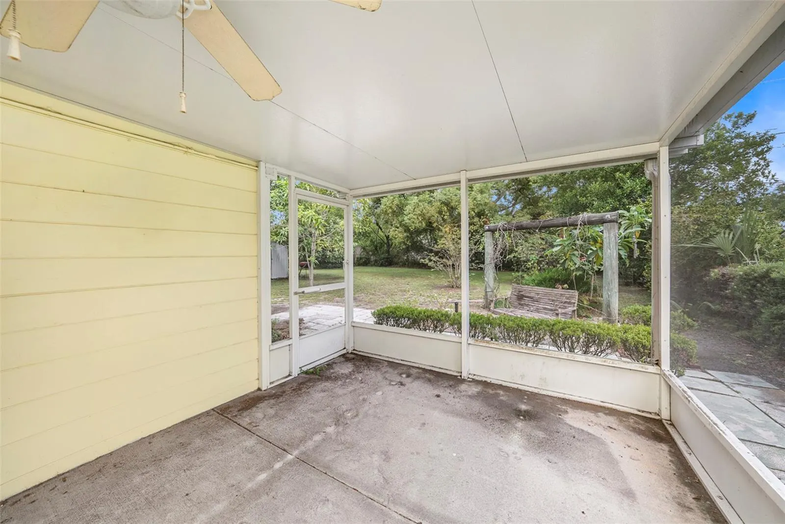 207 W SENECA AVE