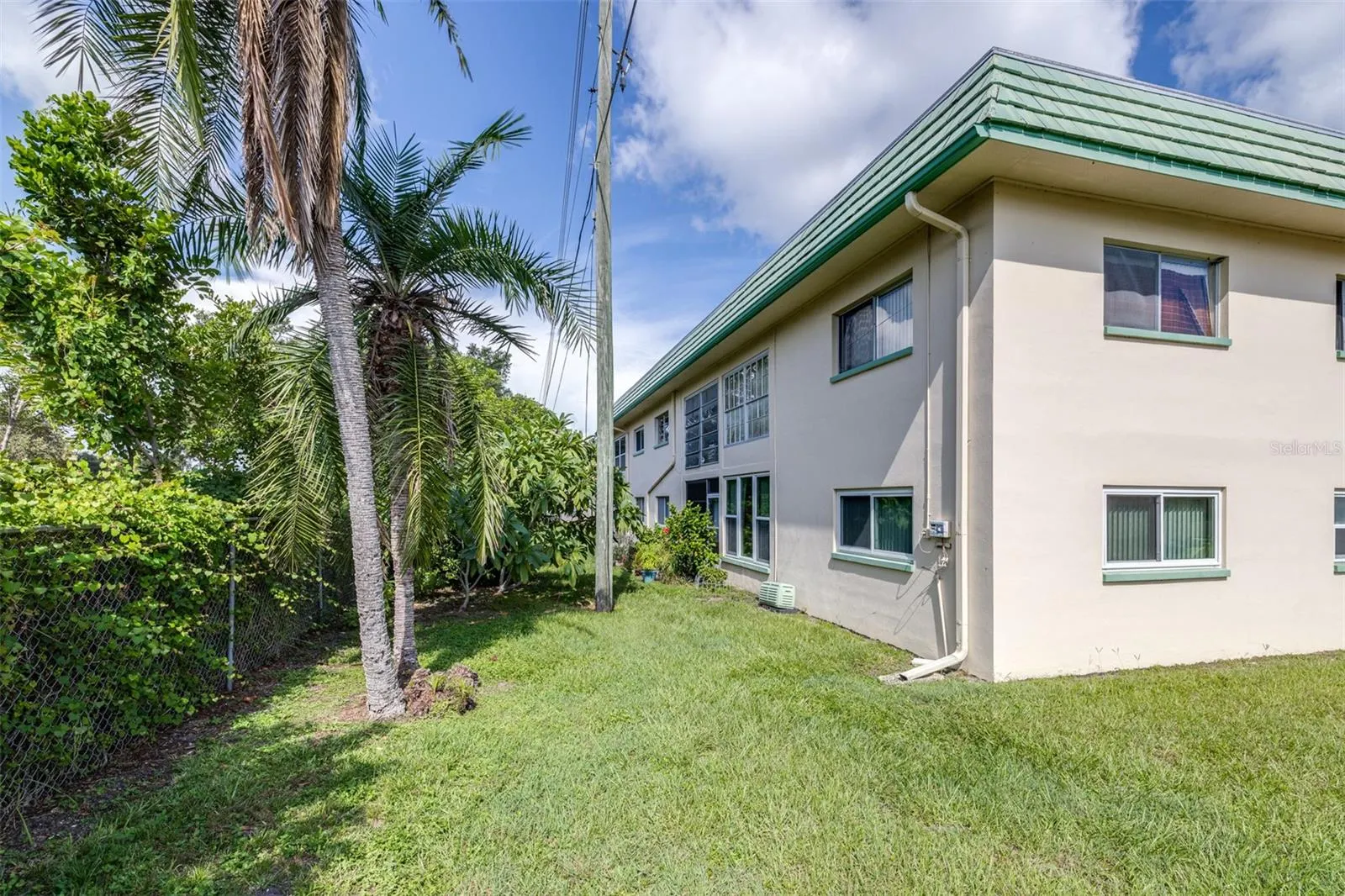 2001 GREENBRIAR BLVD #1, #1