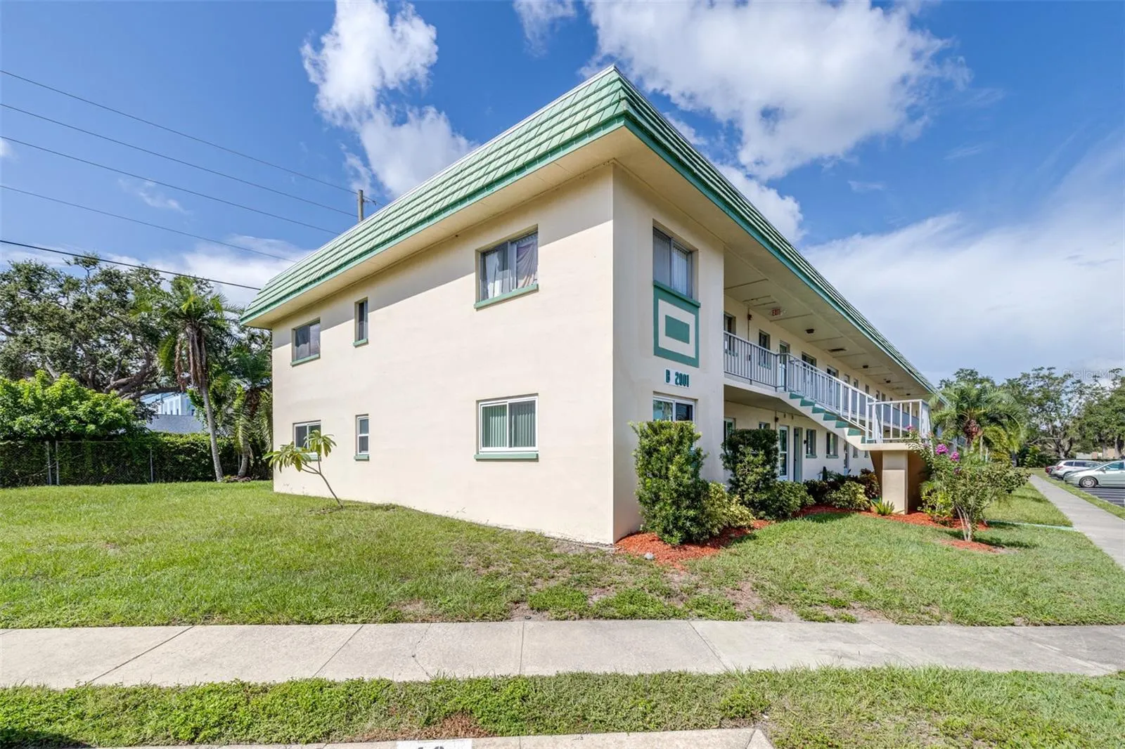2001 GREENBRIAR BLVD #1, #1