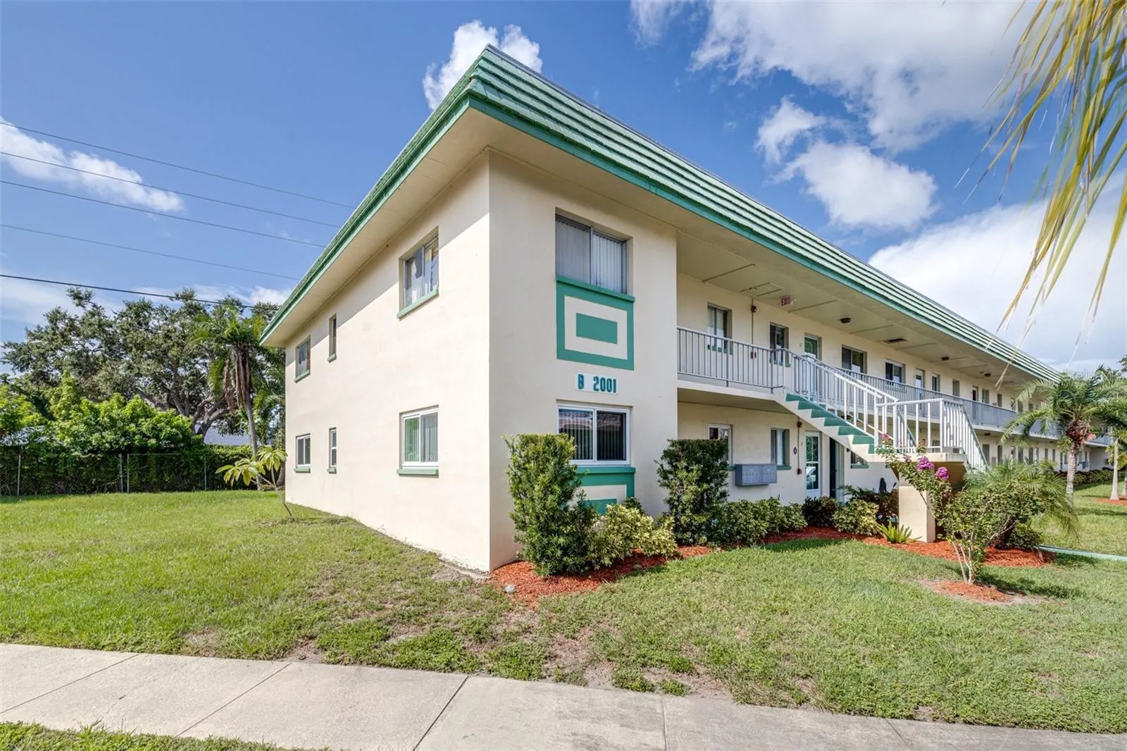 2001 GREENBRIAR BLVD #1, #1