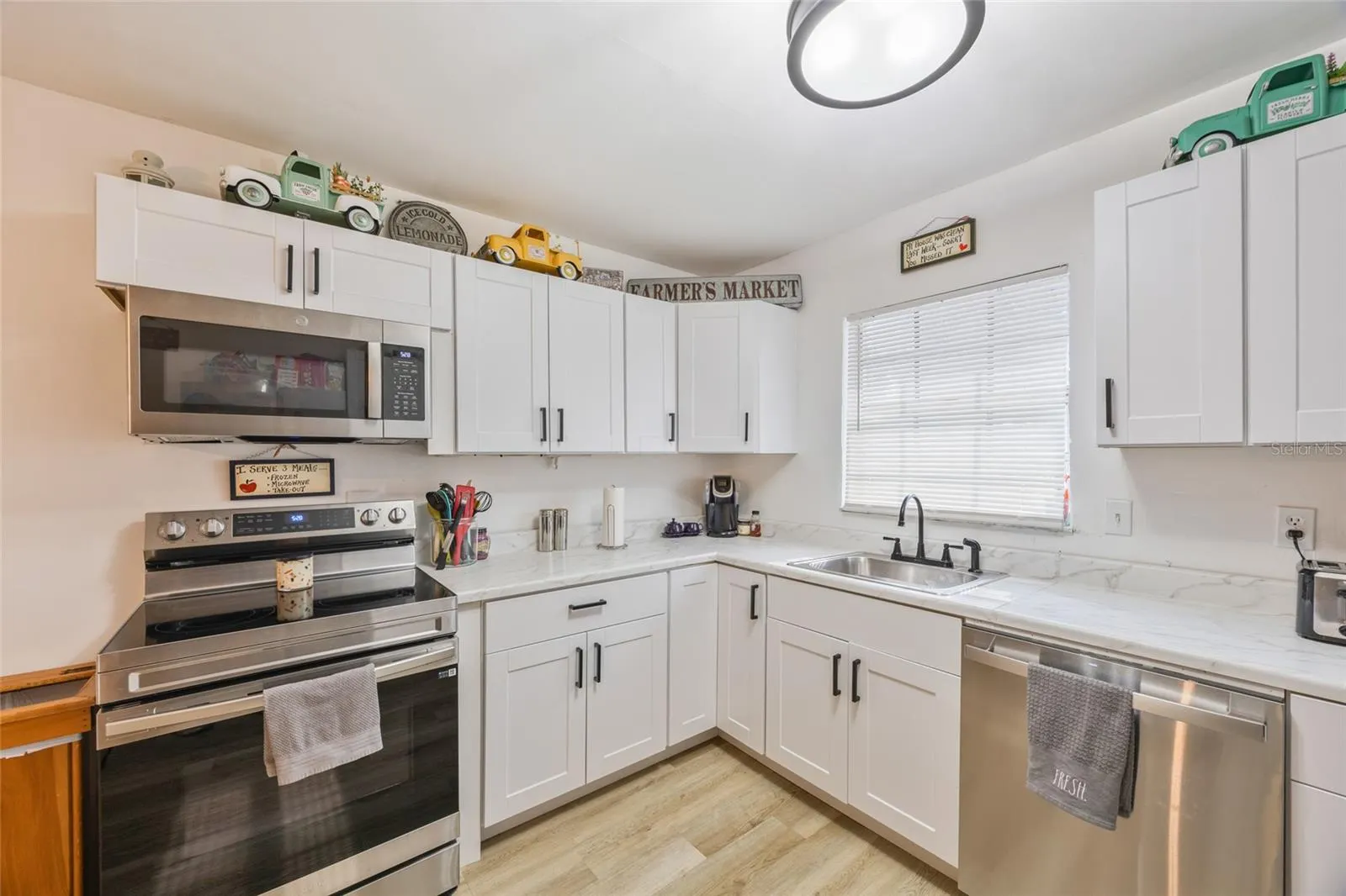 1005 SHANGRI LA DR