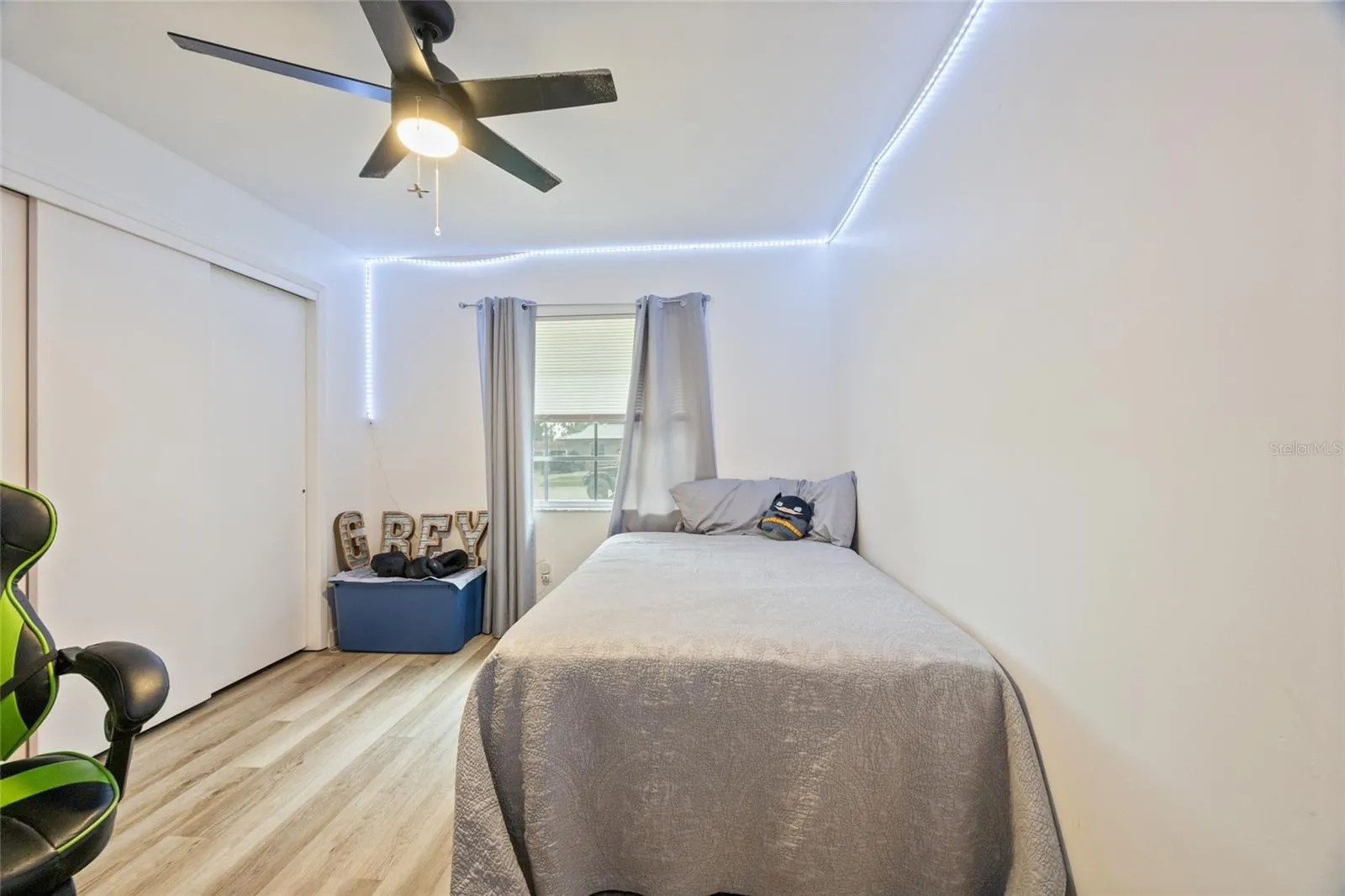 1005 SHANGRI LA DR