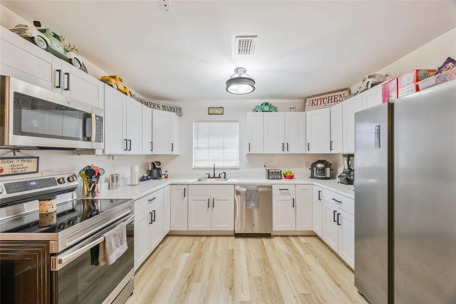 1005 SHANGRI LA DR