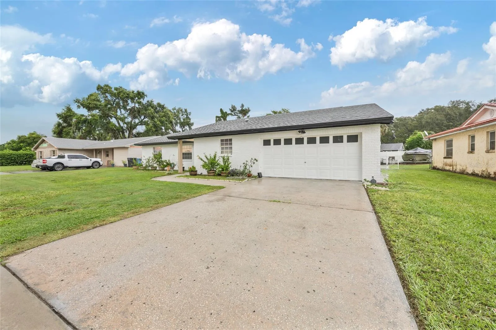 1005 SHANGRI LA DR